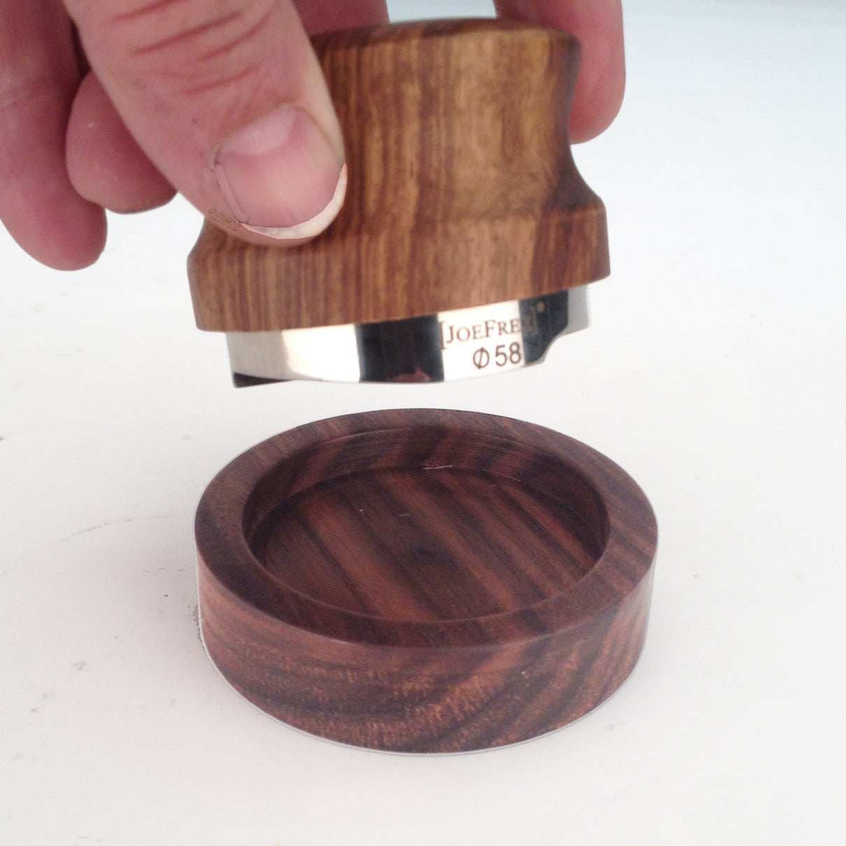 Suporte para compactador em nogueira 58,5 mm